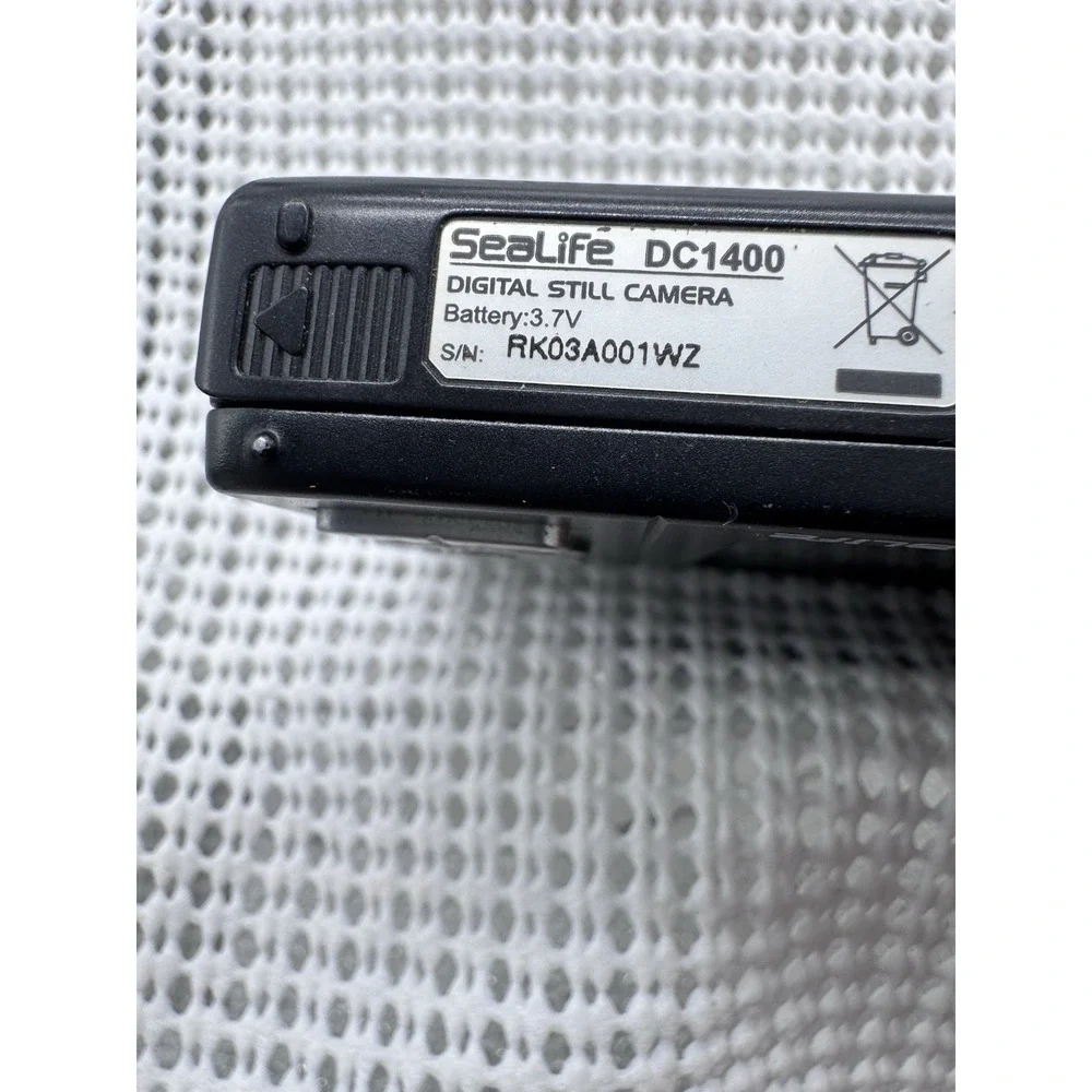 SeaLife DC1400 Digital Camera Black 14MP For Parts Or Repair Powers On